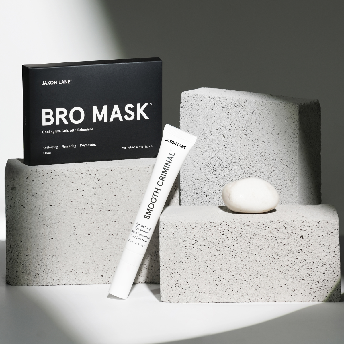 Eye Bag Repair Set (Lifestyle Image)